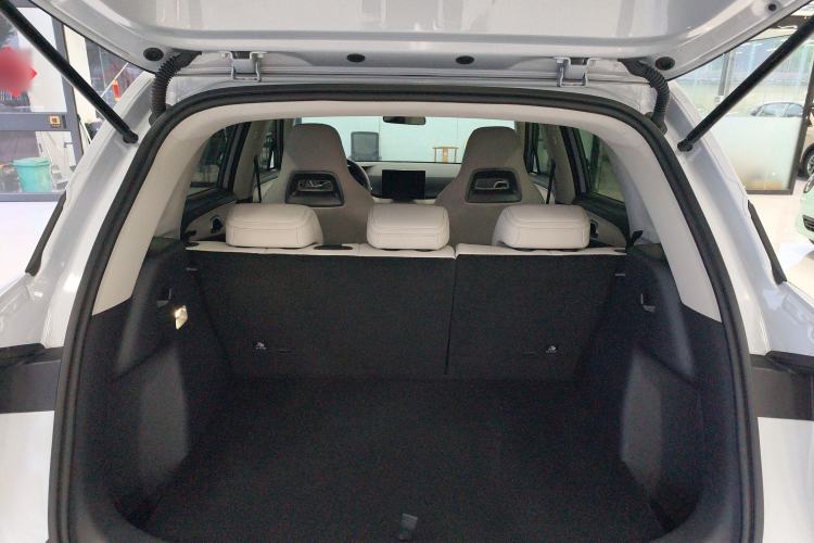 Used BYD Yuan UP 2025 Model 301KM Leading Version Trunk