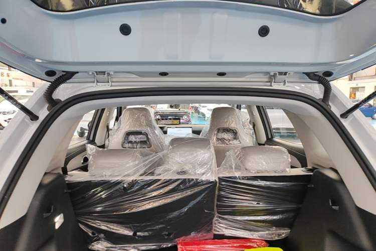 Used BYD Yuan UP 2025 Intelligent Driving Version 401 KM Dynamic Edition Trunk