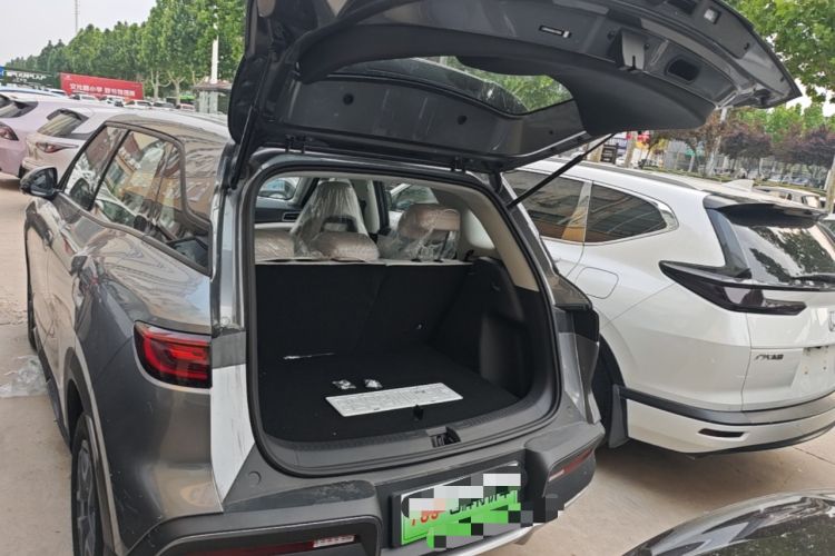 Used BYD Yuan UP 2025 Model 301KM Leading Version Trunk