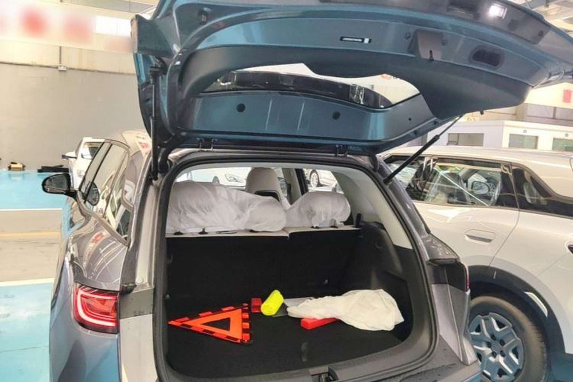 Used BYD Yuan UP 2025 Model 301KM Leading Version Trunk