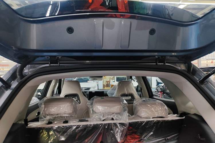 Used BYD Yuan UP 2025 Intelligent Driving Version 401 KM Dynamic Edition Trunk