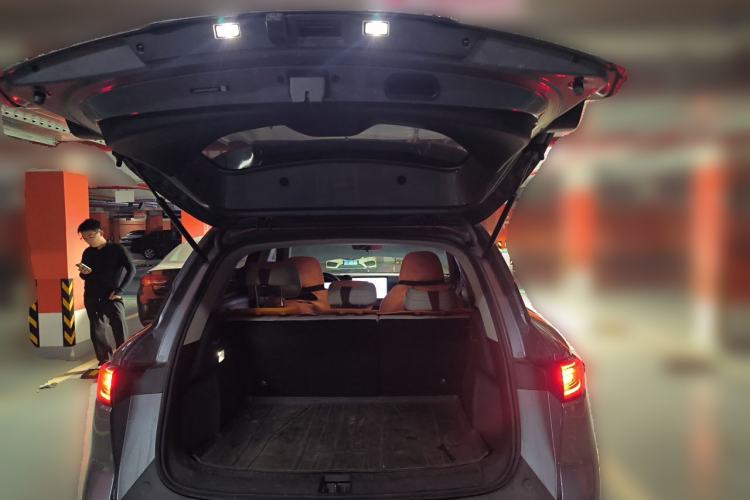 Used BYD Yuan UP 2025 Intelligent Driving Version 401 KM Dynamic Edition Trunk