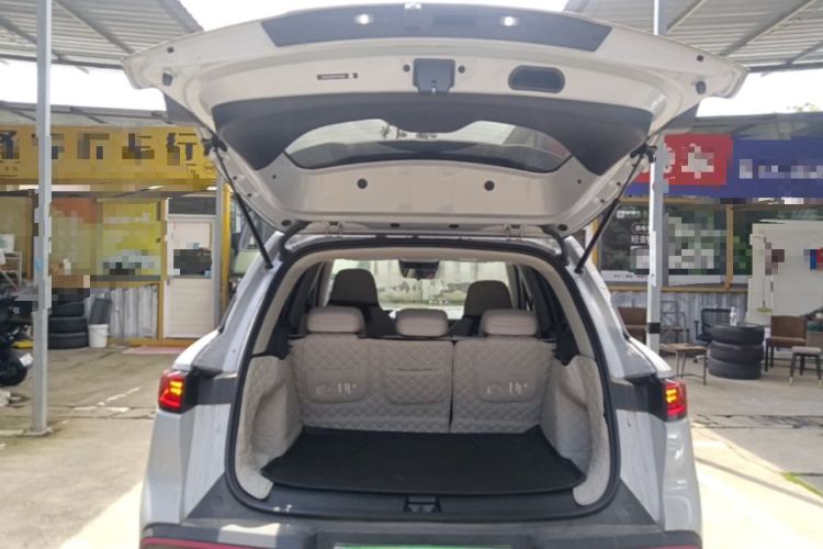 Used BYD Yuan UP 2025 Intelligent Driving Version 401 km Leading Edition Trunk