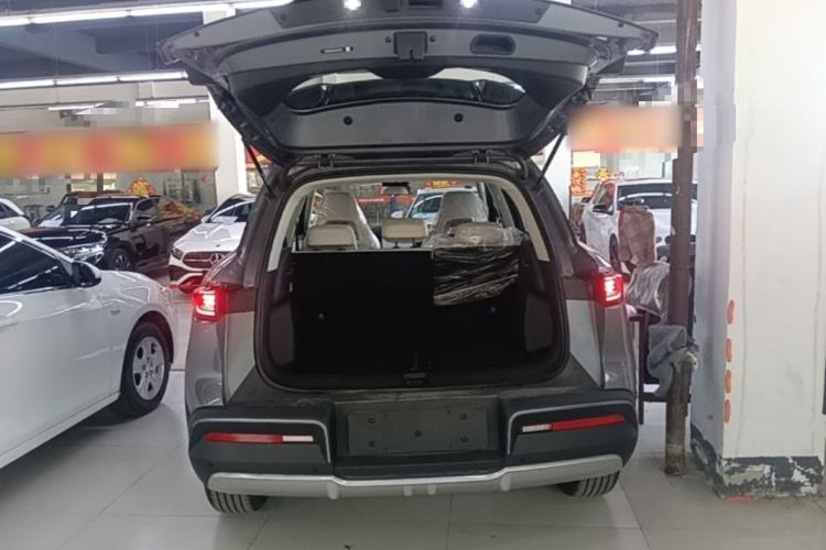 Used BYD Yuan UP 2025 Model 301KM Leading Version Trunk