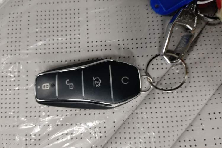 Used BYD Yuan UP 2025 Model 301KM Leading Version Vehicle Key