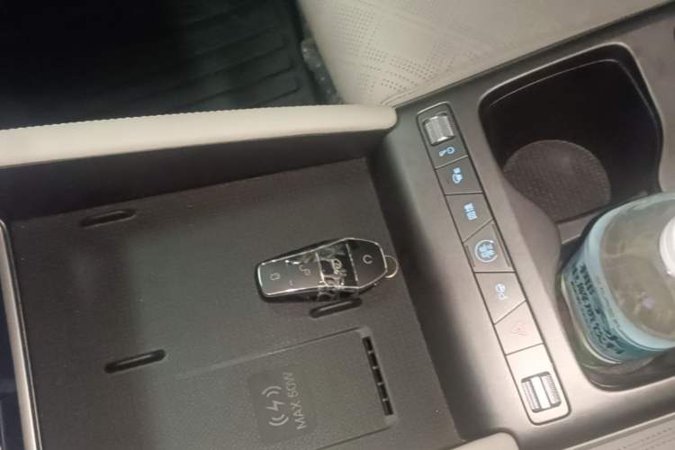 Used BYD Yuan UP 2025 Intelligent Driving Version 401 km Leading Edition Vehicle Key