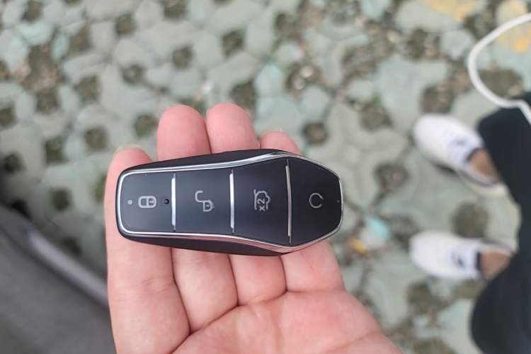 Used BYD Yuan UP 2025 Model 301KM Leading Version Vehicle Key