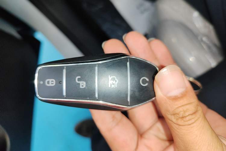 Used BYD Yuan UP 2025 Intelligent Driving Version 401 KM Dynamic Edition Vehicle Key