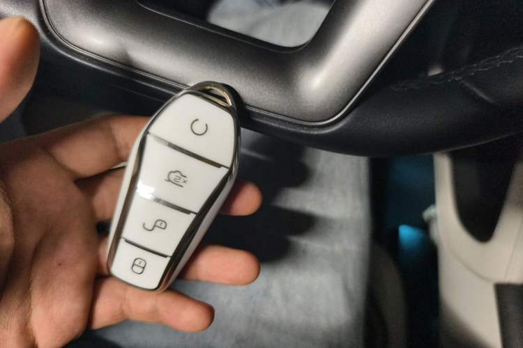Used BYD Yuan UP 2025 Intelligent Driving Version 401 km Leading Edition Vehicle Key