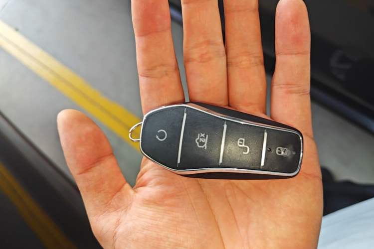 Used BYD Yuan UP 2025 Intelligent Driving Version 401 KM Dynamic Edition Vehicle Key