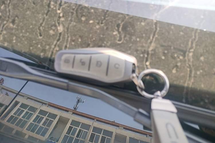 Used BYD Yuan UP 2025 Intelligent Driving Version 401 KM Dynamic Edition Vehicle Key
