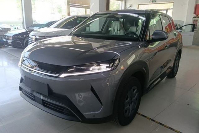 Used BYD Yuan UP 2025 Model 301KM Leading Version