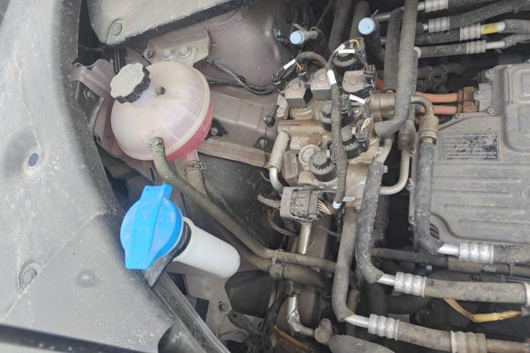 Used BYD Yuan UP 2025 Intelligent Driving Version 401 KM Dynamic Edition Engine Bay Right