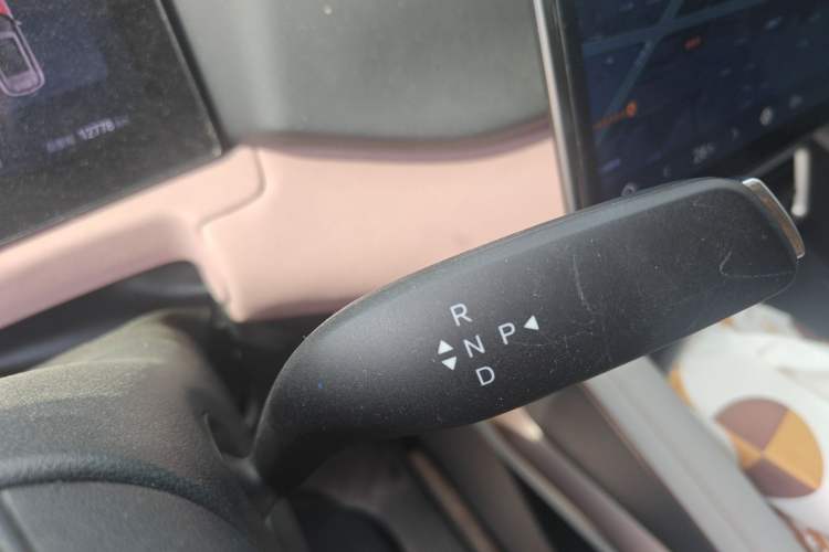 Used BYD Yuan UP 2025 Intelligent Driving Version 401 KM Dynamic Edition Gear Lever