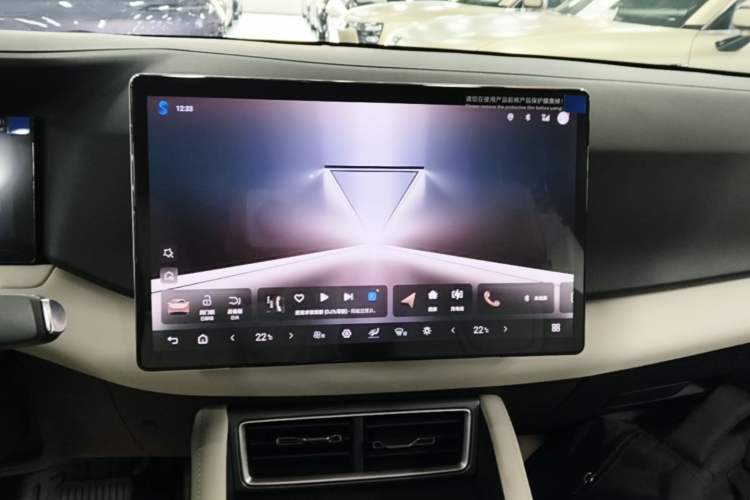 Used BYD Yuan UP 2025 Intelligent Driving Version 401 km Leading Edition Audio And AC Panel