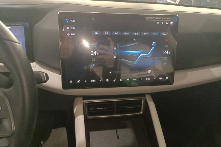 Used BYD Yuan UP 2025 Intelligent Driving Version 401 km Beyond-Range Edition Audio And AC Panel