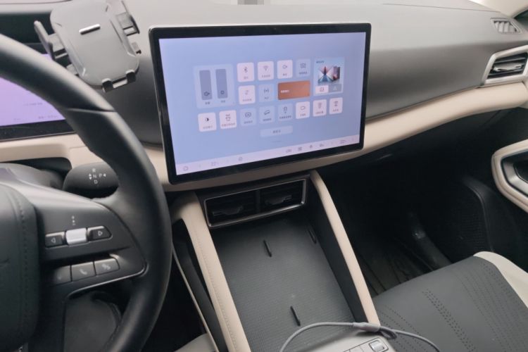 Used BYD Yuan UP 2025 Intelligent Driving Version 401 KM Dynamic Edition Audio And AC Panel