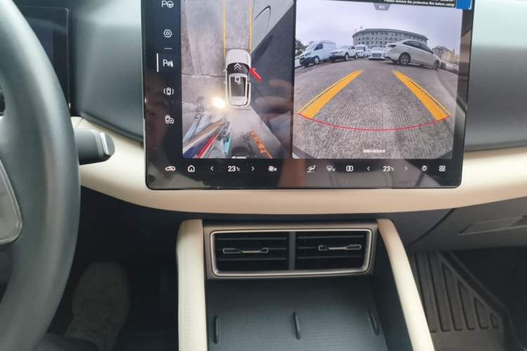 Used BYD Yuan UP 2025 Intelligent Driving Version 401 KM Dynamic Edition Audio And AC Panel