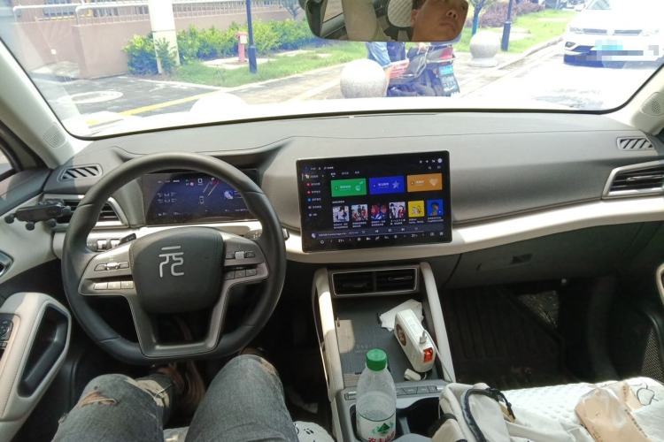 Used BYD Yuan UP 2025 Intelligent Driving Version 401 km Leading Edition Center Console