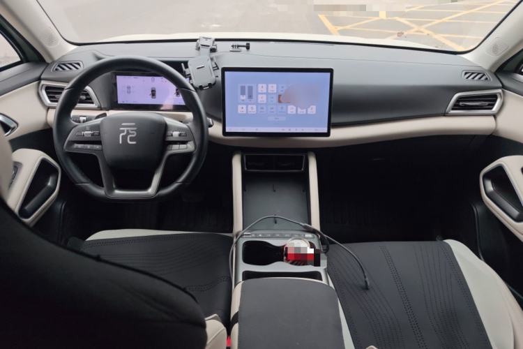 Used BYD Yuan UP 2025 Intelligent Driving Version 401 KM Dynamic Edition Center Console