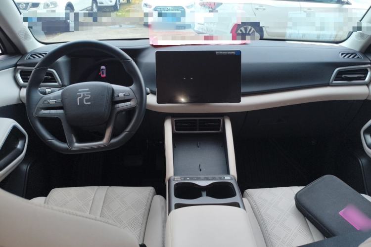 Used BYD Yuan UP 2025 Intelligent Driving Version 401 KM Dynamic Edition Center Console