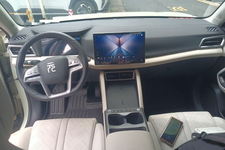 Used BYD Yuan UP 2025 Intelligent Driving Version 401 KM Dynamic Edition Center Console