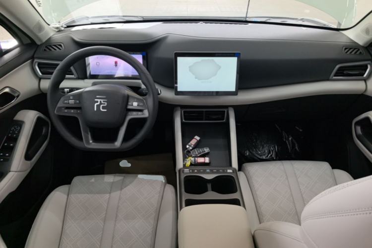 Used BYD Yuan UP 2025 Model 301KM Leading Version Center Console