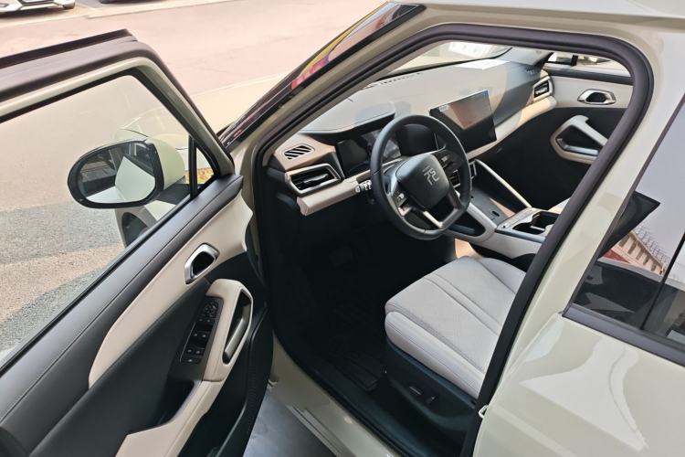 Used BYD Yuan UP 2025 Intelligent Driving Version 401 KM Dynamic Edition Driver Seat