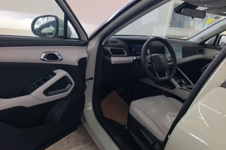Used BYD Yuan UP 2025 Model 301KM Leading Version Driver Seat