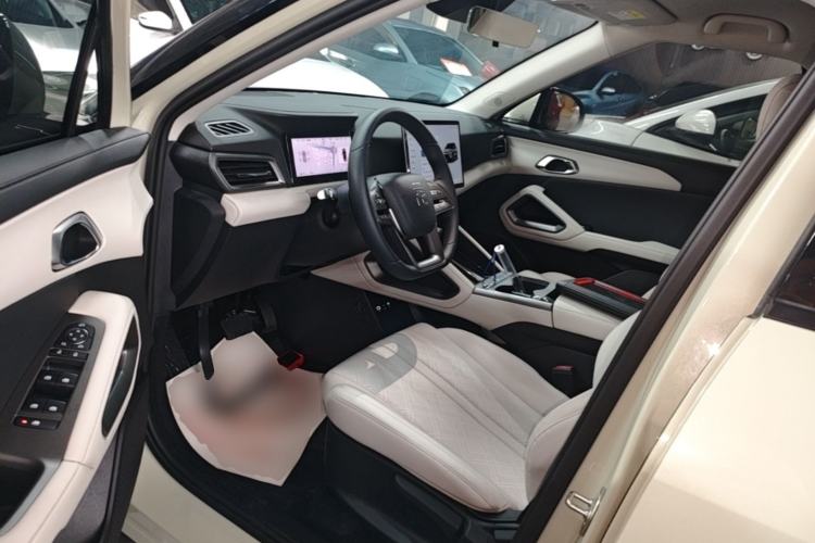 Used BYD Yuan UP 2025 Intelligent Driving Version 401 KM Dynamic Edition Driver Seat