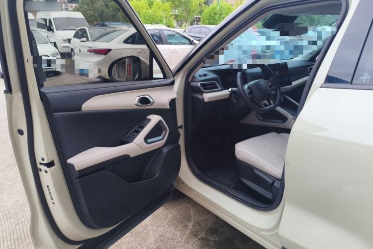 Used BYD Yuan UP 2025 Intelligent Driving Version 401 KM Dynamic Edition Driver Seat