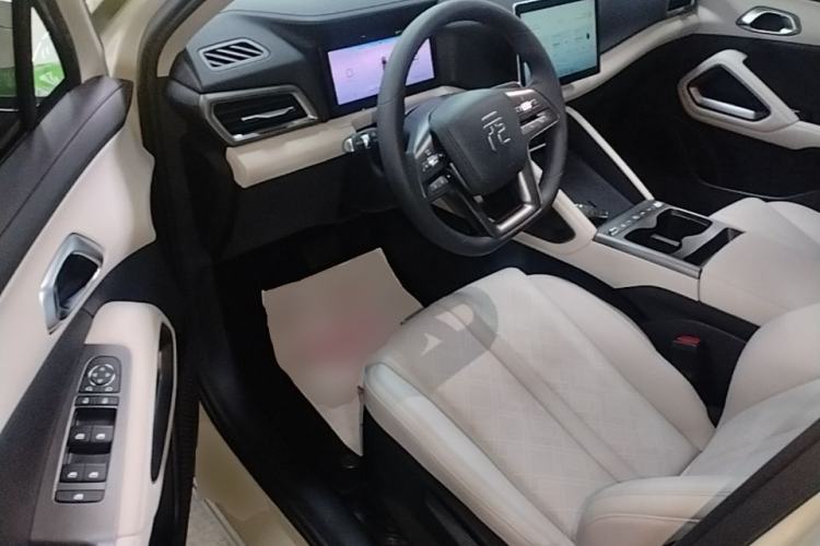Used BYD Yuan UP 2025 Model 301KM Leading Version Driver Seat