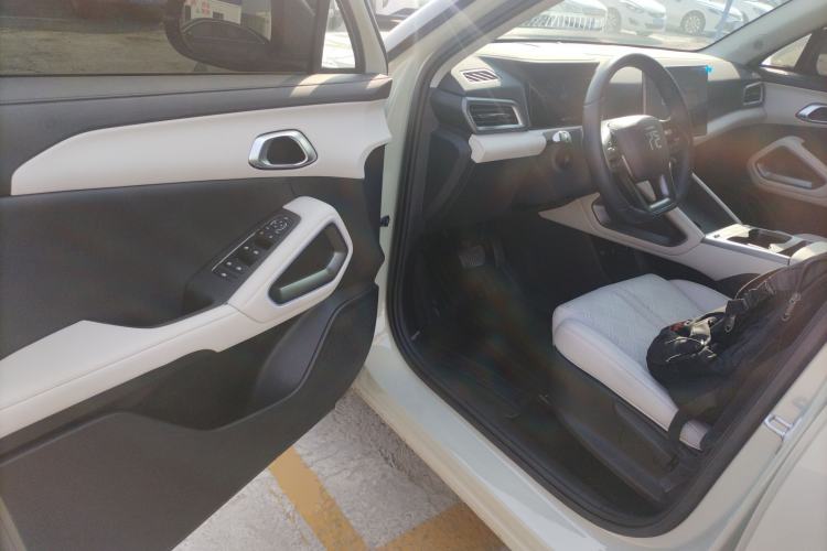 Used BYD Yuan UP 2025 Intelligent Driving Version 401 KM Dynamic Edition Driver Seat