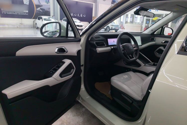 Used BYD Yuan UP 2025 Model 301KM Leading Version Driver Seat