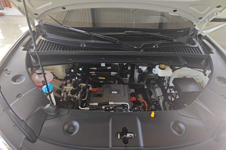 Used BYD Yuan UP 2025 Intelligent Driving Version 401 KM Dynamic Edition Engine Bay