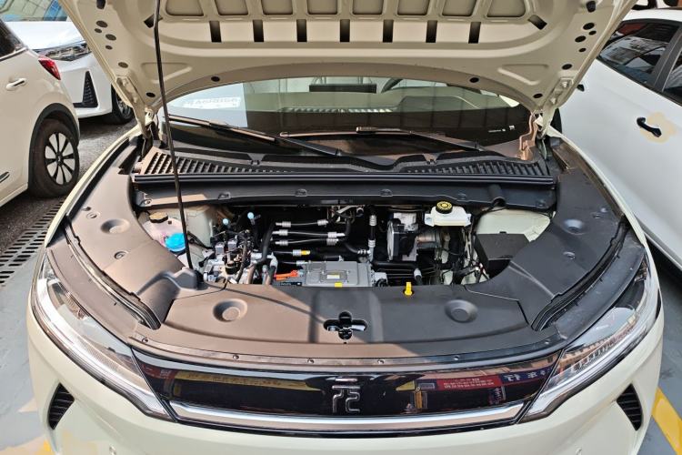 Used BYD Yuan UP 2025 Intelligent Driving Version 401 KM Dynamic Edition Engine Bay