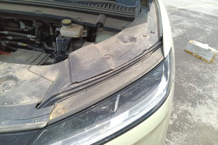 Used BYD Yuan UP 2025 Intelligent Driving Version 401 km Leading Edition Engine Bay Left
