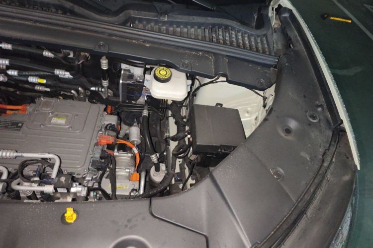Used BYD Yuan UP 2025 Intelligent Driving Version 401 KM Dynamic Edition Engine Bay Left