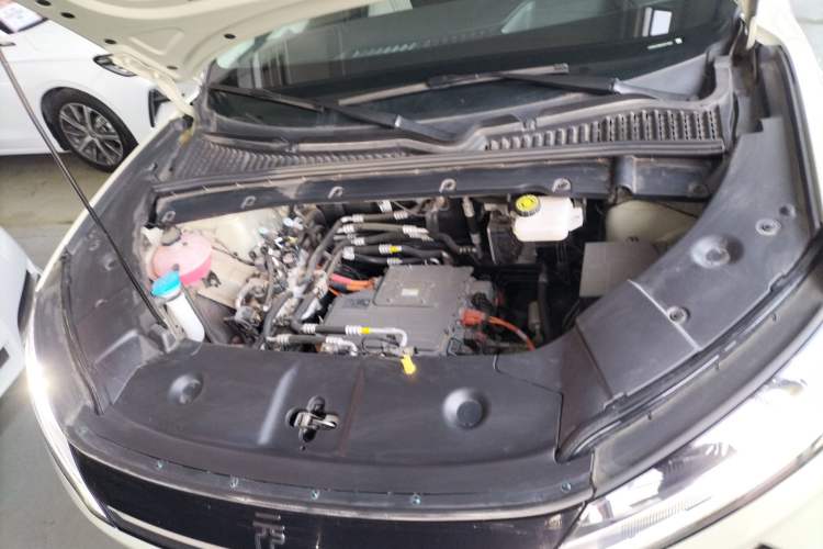 Used BYD Yuan UP 2025 Intelligent Driving Version 401 km Beyond-Range Edition Engine Bay