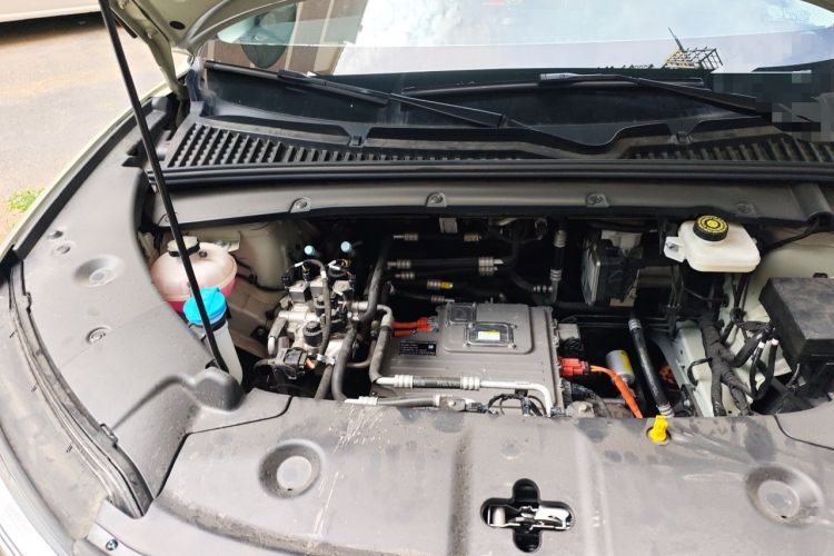 Used BYD Yuan UP 2025 Intelligent Driving Version 401 km Leading Edition Engine Bay Right