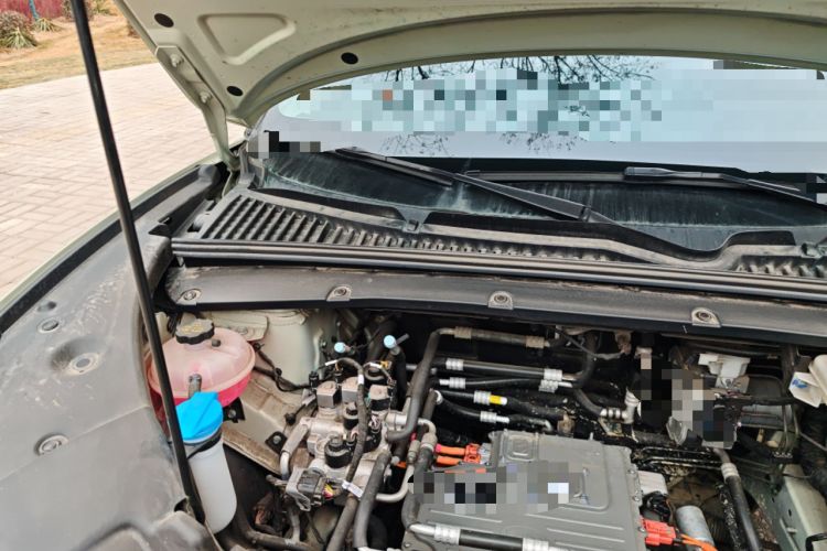 Used BYD Yuan UP 2025 Intelligent Driving Version 401 KM Dynamic Edition Engine Bay Right