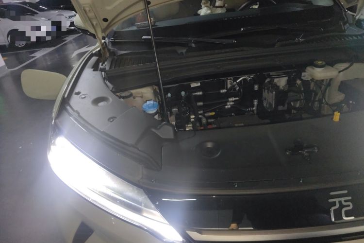 Used BYD Yuan UP 2025 Intelligent Driving Version 401 km Leading Edition Engine Bay Right