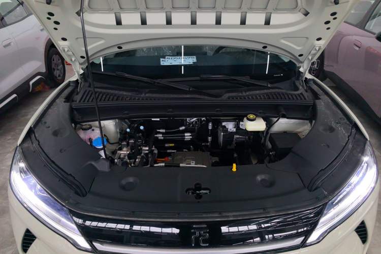 Used BYD Yuan UP 2025 Model 301KM Leading Version Engine Bay