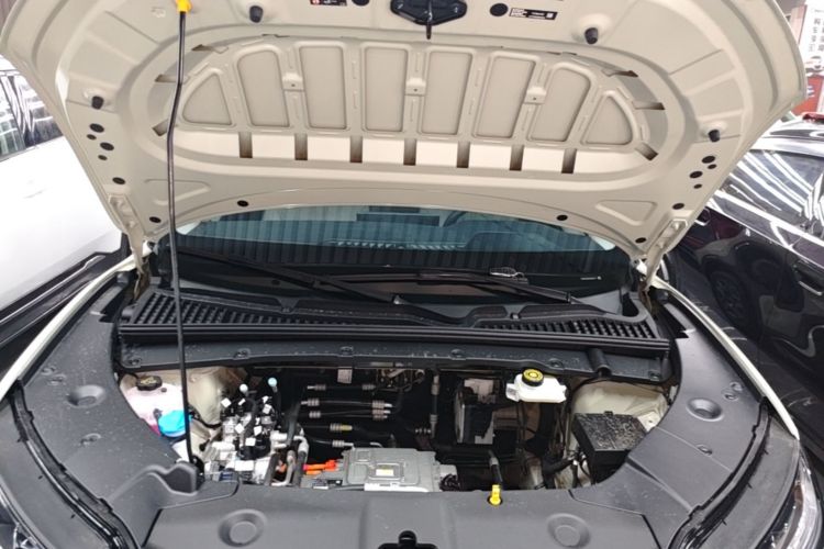 Used BYD Yuan UP 2025 Intelligent Driving Version 401 KM Dynamic Edition Engine Bay