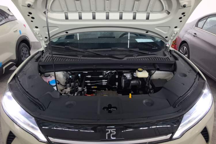 Used BYD Yuan UP 2025 Model 301KM Leading Version Engine Bay