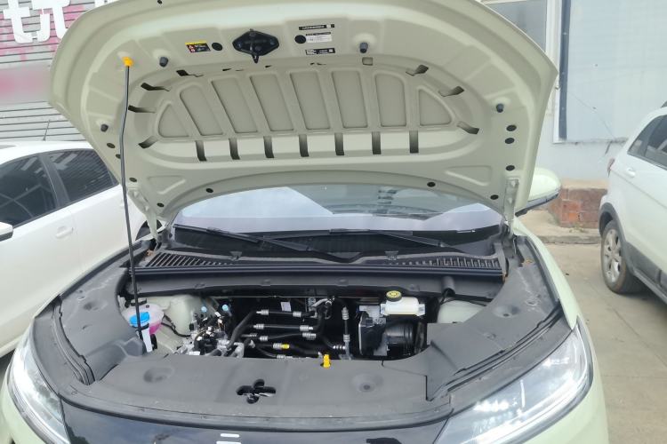 Used BYD Yuan UP 2025 Intelligent Driving Version 401 KM Dynamic Edition Engine Bay