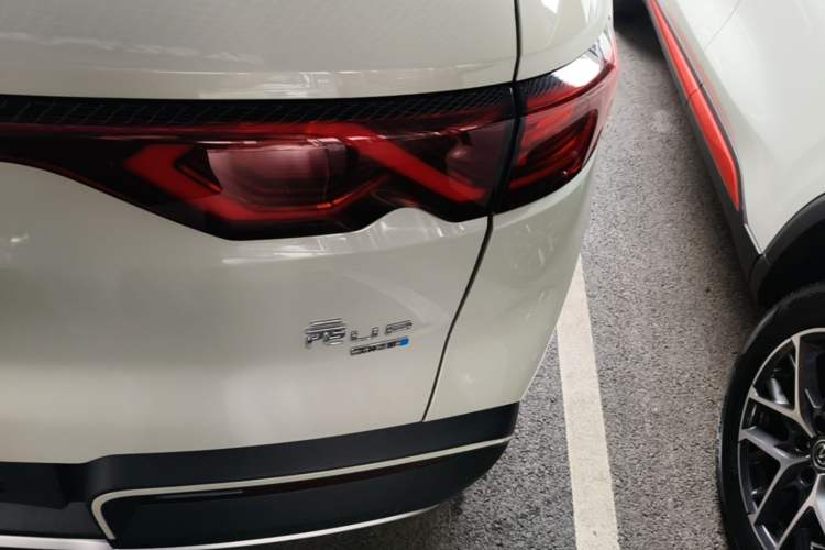 Used BYD Yuan UP 2025 Intelligent Driving Version 401 KM Dynamic Edition Exterior 3