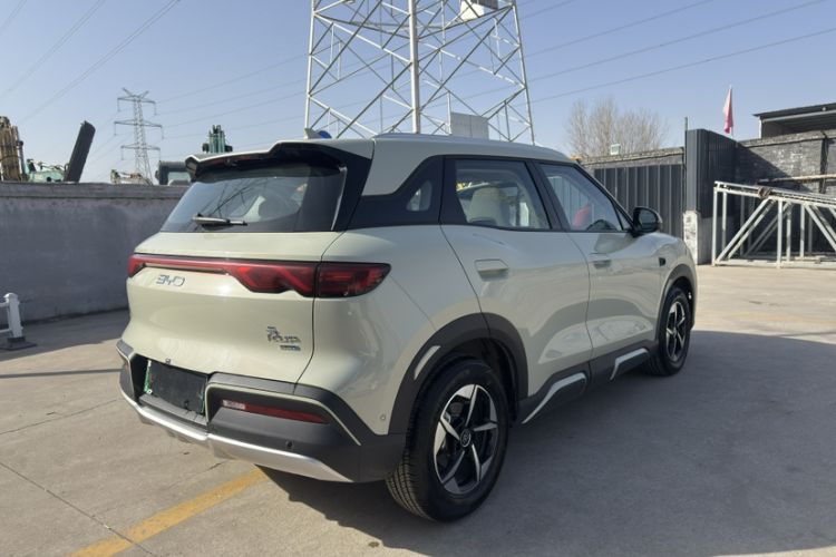 Used BYD Yuan UP 2025 Intelligent Driving Version 401 km Beyond-Range Edition Exterior 3