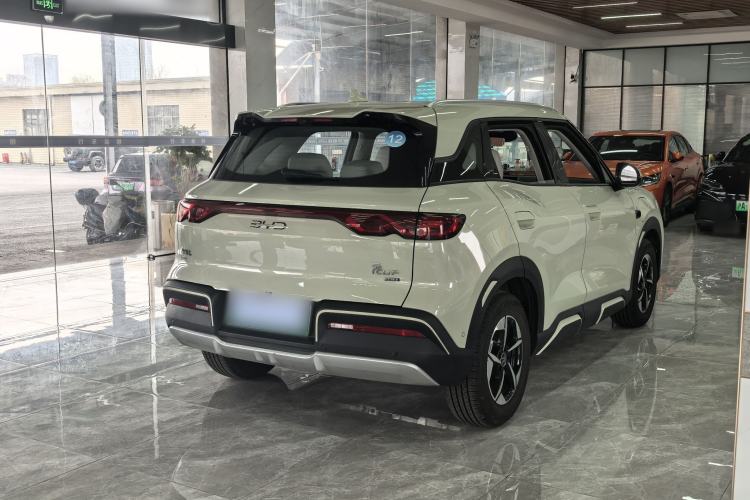 Used BYD Yuan UP 2025 Intelligent Driving Version 401 km Beyond-Range Edition Exterior 4