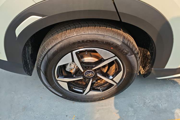 Used BYD Yuan UP 2025 Intelligent Driving Version 401 KM Dynamic Edition Exterior 5